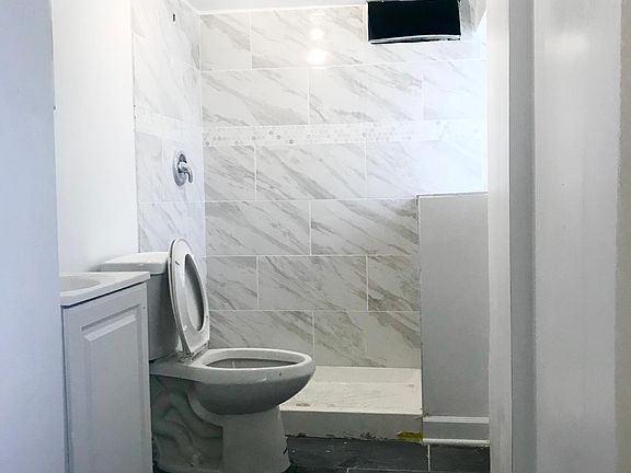 5th image of 2917 W 24th Blvd #3N