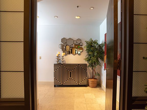 5th image of 22515 6th Ave S Unit 204
