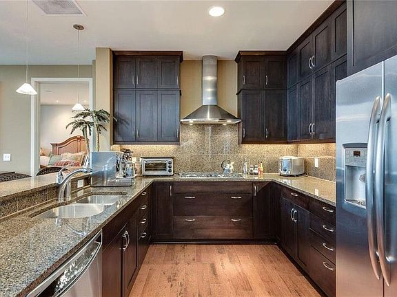 3rd image of 700 W 31st St Suite 403