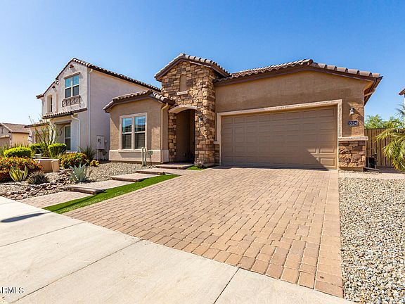 3rd image of 10124 W CASHMAN Drive