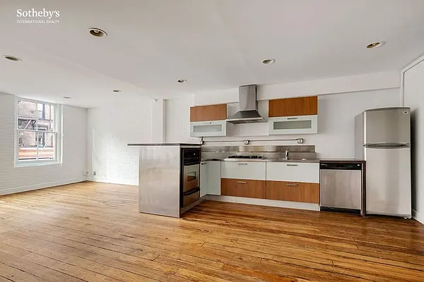 Rented by Sotheby's International Realty | media 2