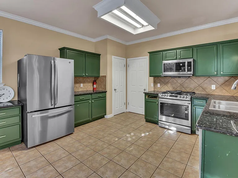 2132 Faldo Ln — Photo 11