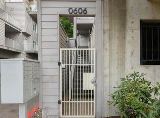 606 S Nevada St #A, Portland, OR 97219