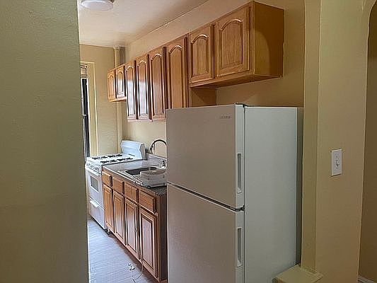 3rd image of 2069 85th St #1