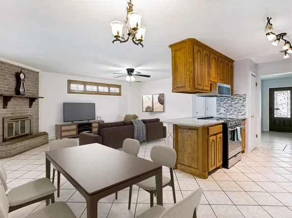 705 Reveille Rd, Fort Worth, TX 76108