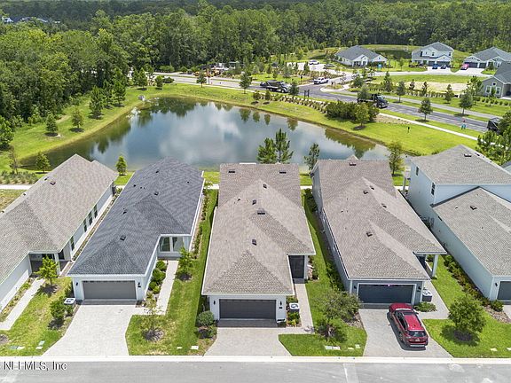 4th image of 223 CHALET Court