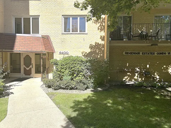 6400 W Belle Plaine Ave APT 303, Chicago, IL 60634