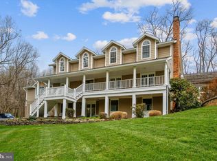 502 Walker Rd, Great Falls, VA 22066