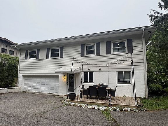 4th image of 524 Gilmore St