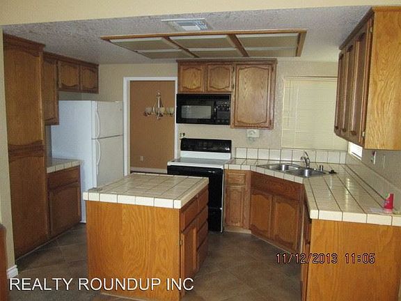 3rd image of 8540 Daimler Way