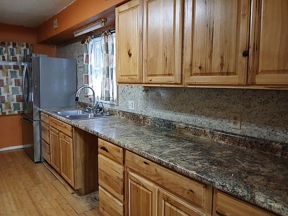 3rd image of 1320 30th St