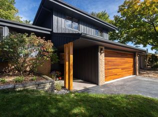 3600 W Abbott Ave, Greenfield, WI 53221