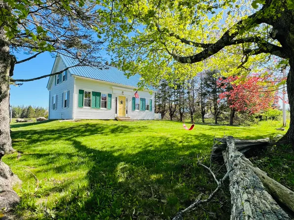 840 County Road, Lubec, ME 04652