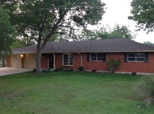 130 Washington St, Paige, TX 78659