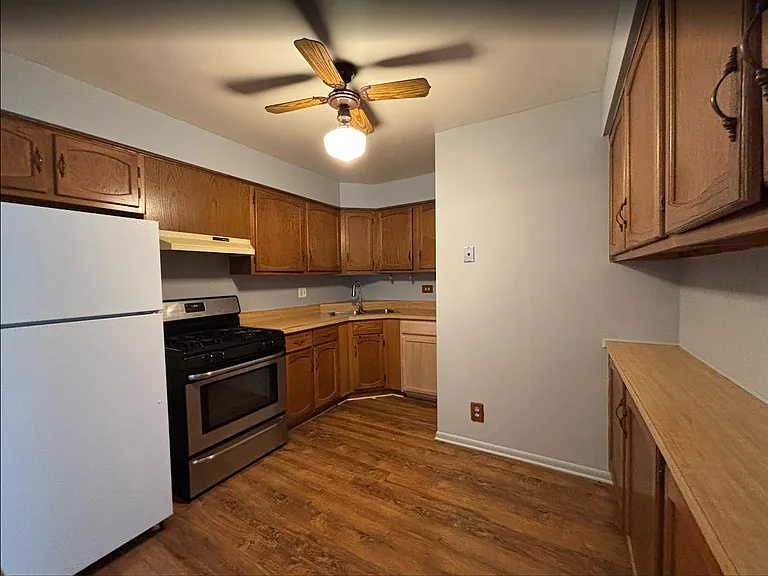 231 Gregory St #11 — Photo 3