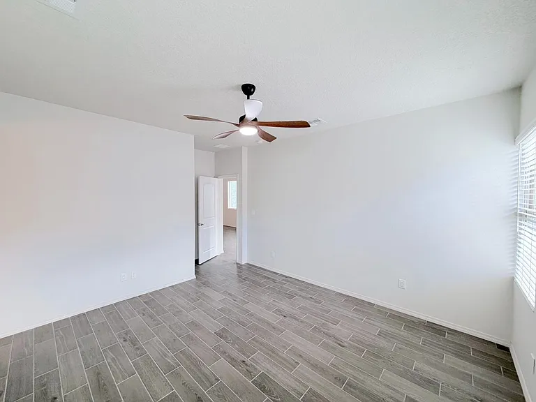 5777 Cosmo Ct NE — Photo 22