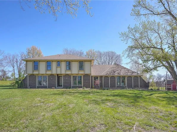 12321 Fishing River Rd, Liberty, MO 64068
