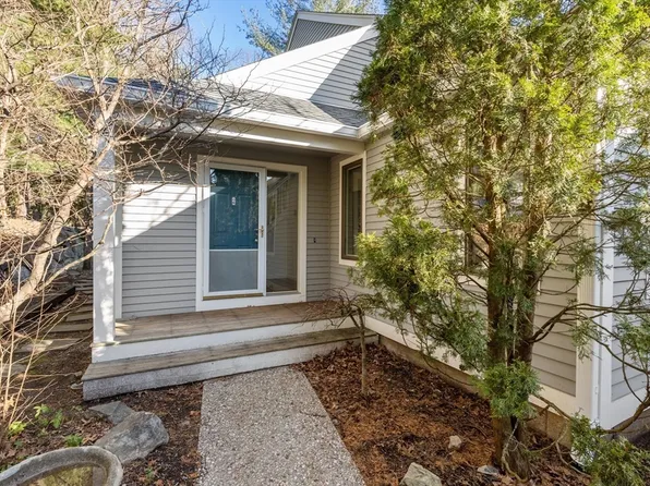 2 Pickwick Way Unit 2, Wayland, MA 01778