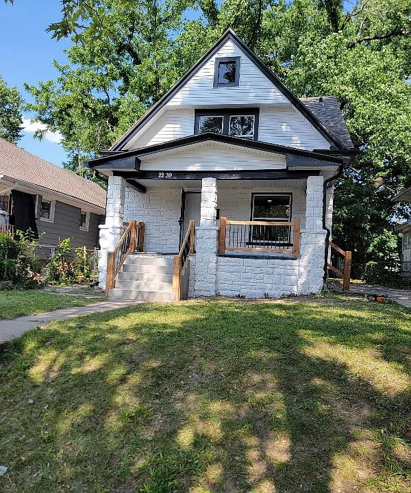2239 Denver Ave
