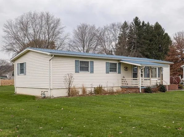 305 Oak Ave, Elkland, PA 16920