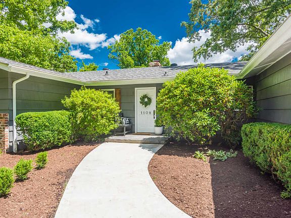 3rd image of 1108 Buckthorn Dr #2
