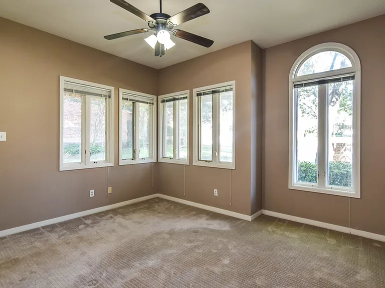 1113 Shady Oaks Cir — Photo 34