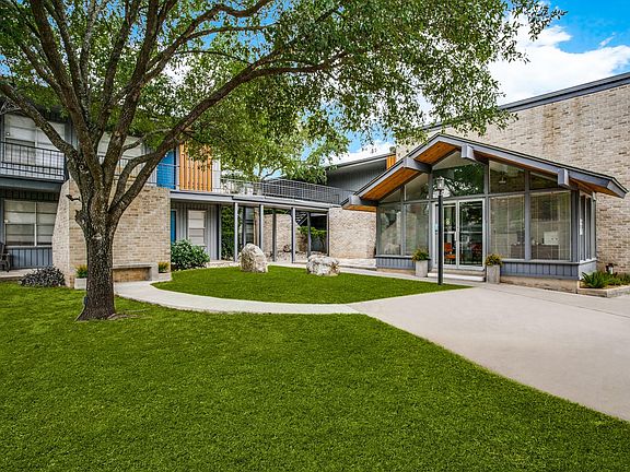 2nd image of 8011 N New Braunfels Ave APT 206