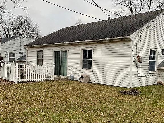 2nd image of 1119 Fairmont Dr
