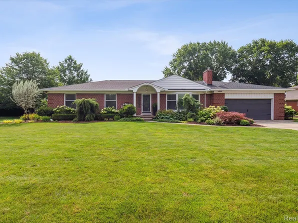 31610 Mayfair Ln, Beverly Hills, MI 48025