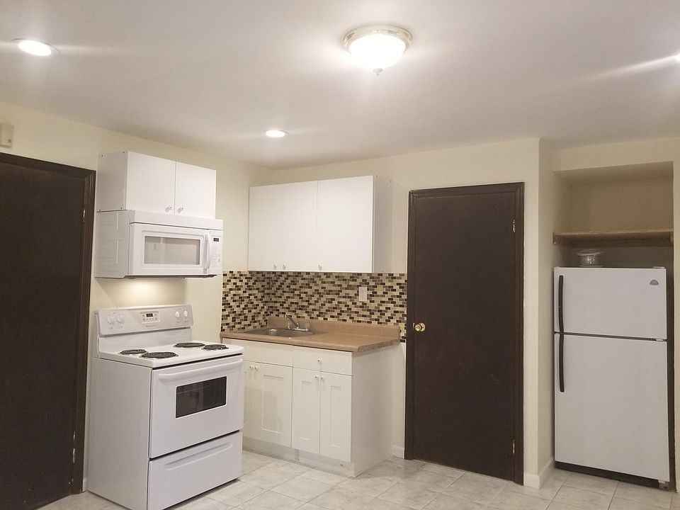 1st image of 259 Robinson Ave #1