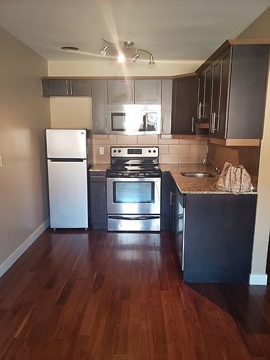 1st image of 565 Corydon Ave #108