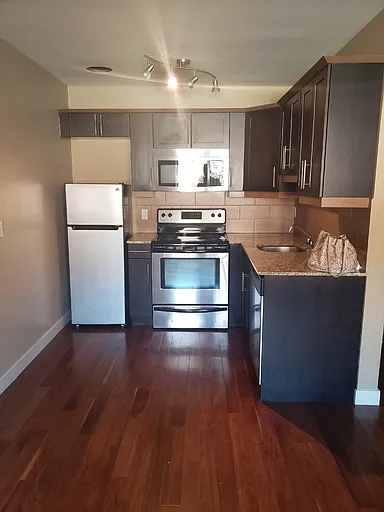 565 Corydon Ave #108