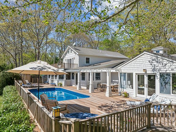 3rd image of 46 Woodland Dr