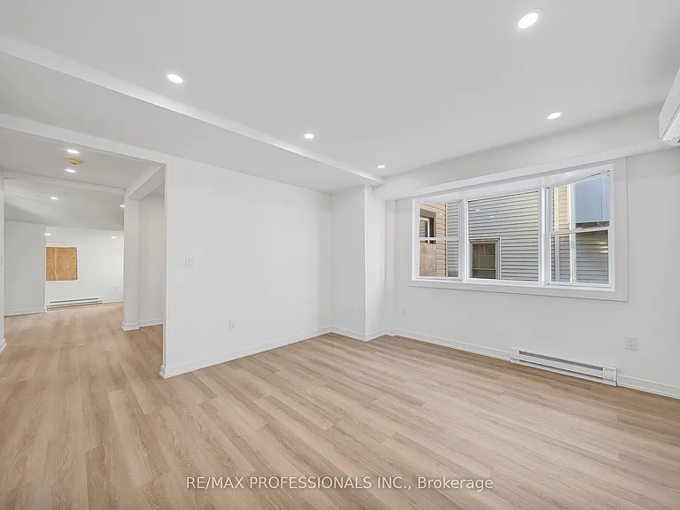 27 Oakdale Ave #B — Photo 9