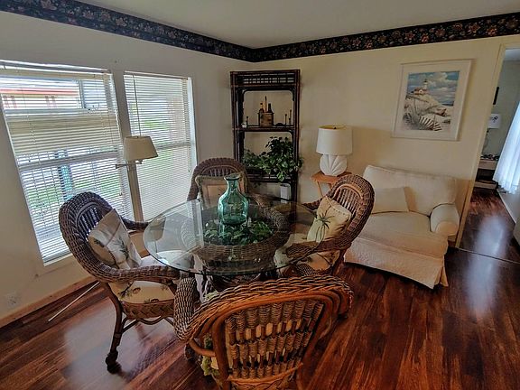 3rd image of 313 La Casa Ave