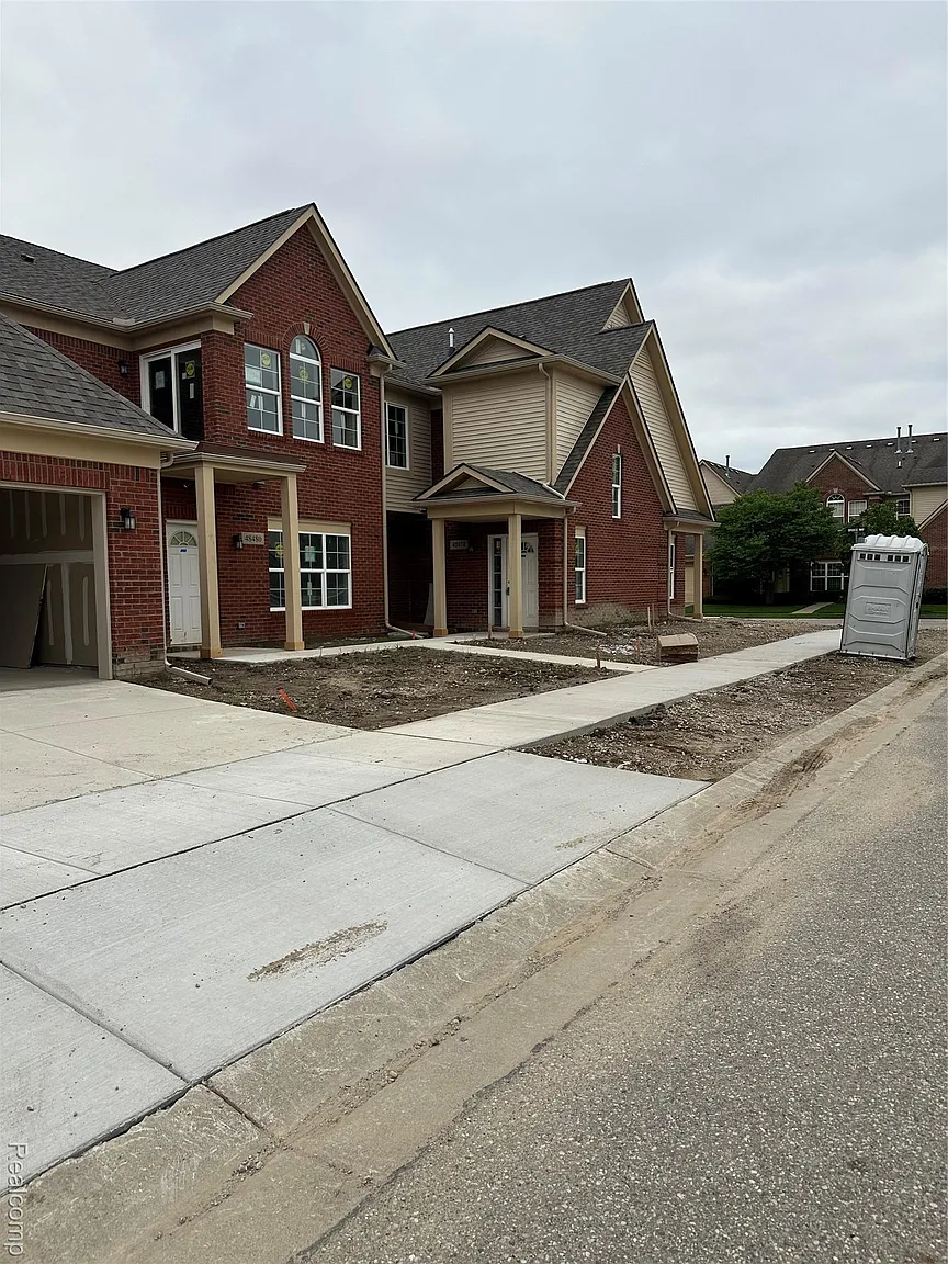 48522 Bridge Way #565 photo 1