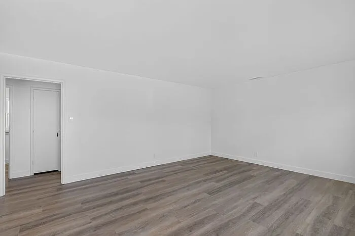 421 Webster St — Photo 9