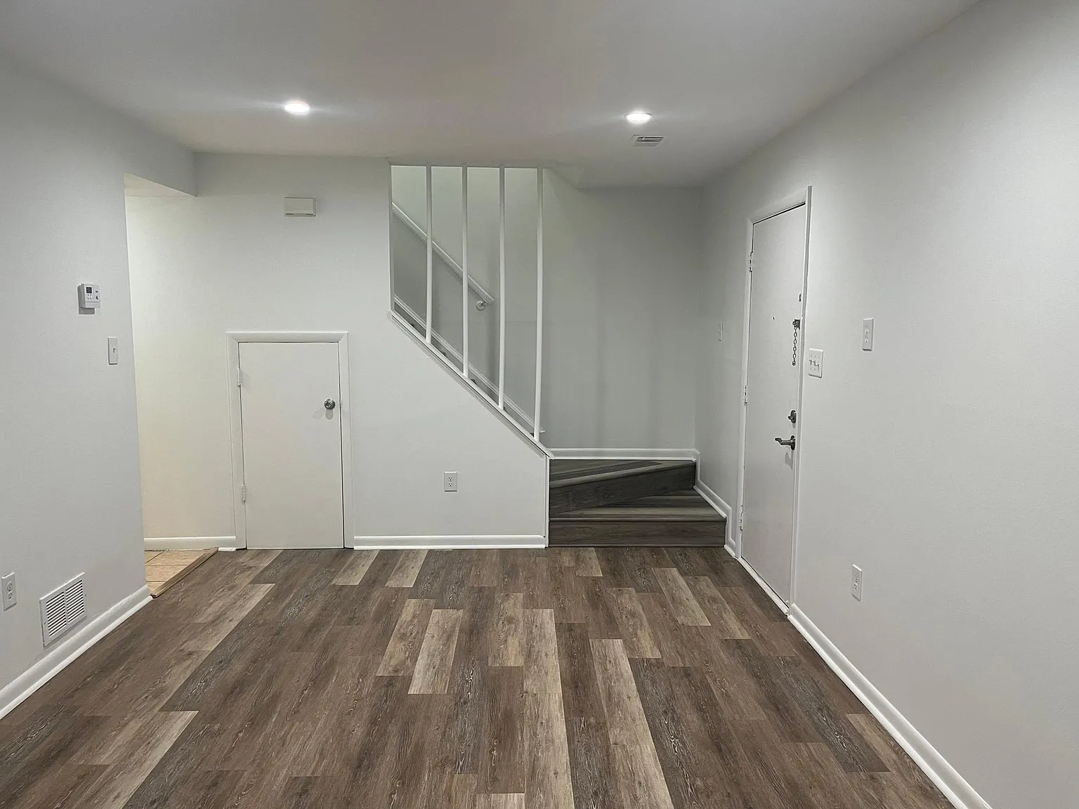 3 bed, 1.5 bath, 1300 sqft, $2,250 — Photo 3
