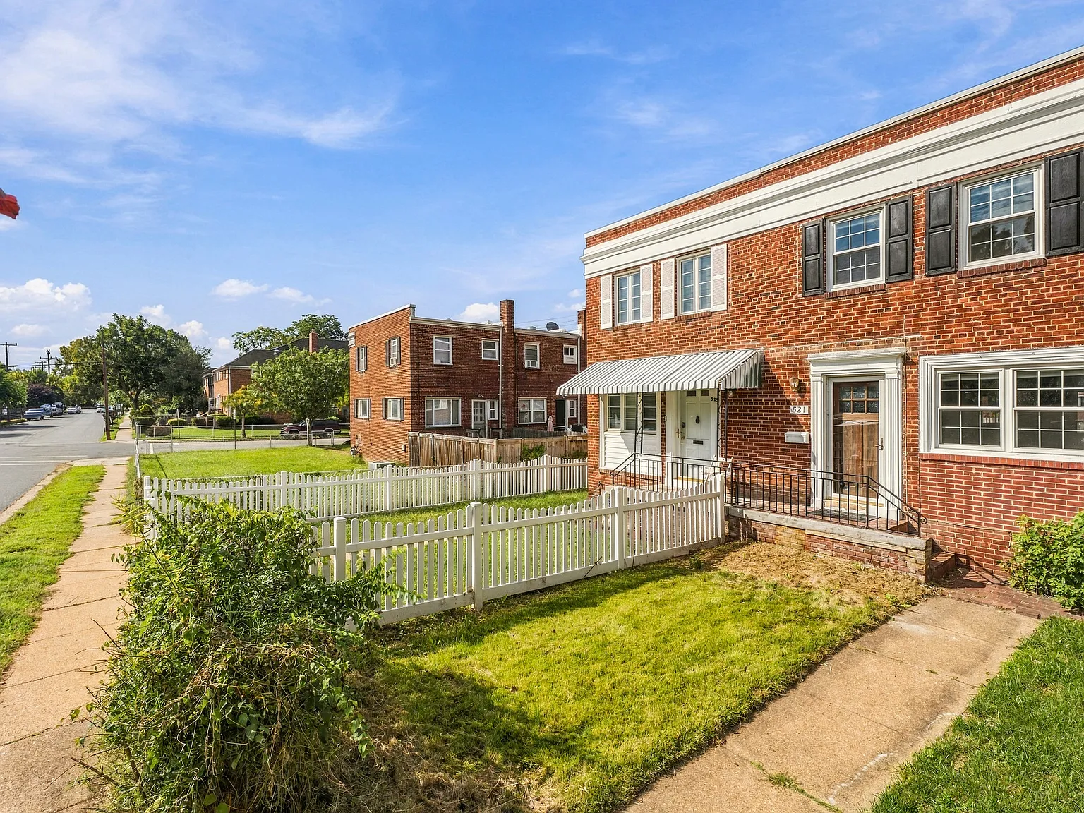 3 bed, 1244 sqft, $3,500 — Photo 3