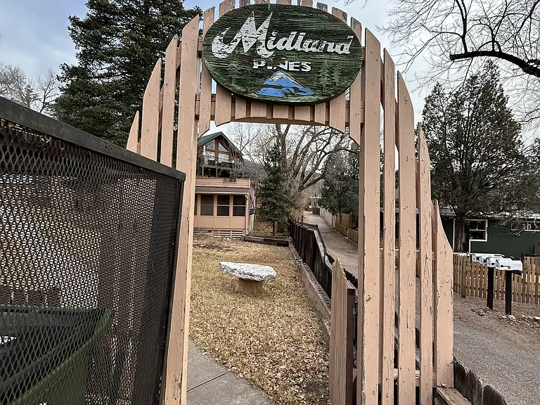 908 Midland Ave — Photo 2