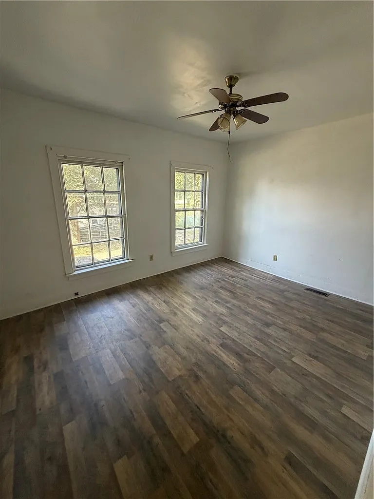 2 bed, 1.0 bath, 1272 sqft, $1,250 — Photo 4