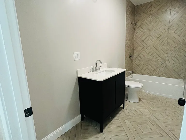 9 Dennison St #2 — Photo 6