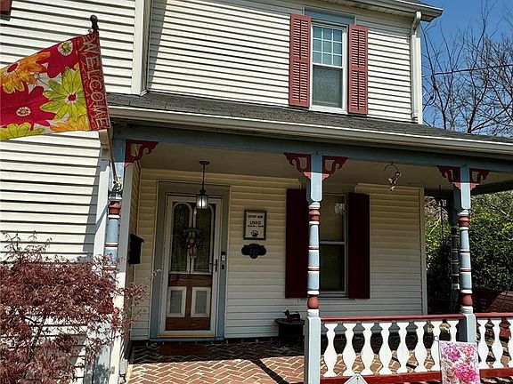 3rd image of 229 Hereford Ave