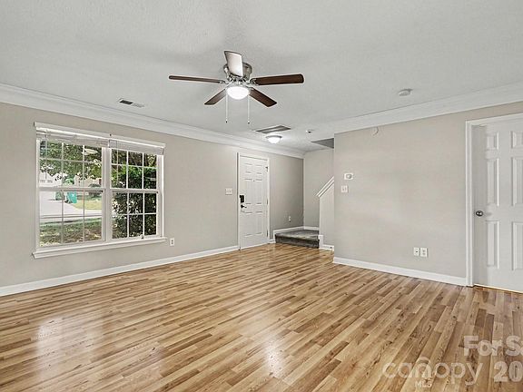 2nd image of 1029 Jordans Pond Ln