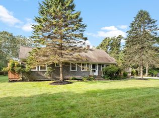 49 Oak Ln, West Tisbury, MA 02575