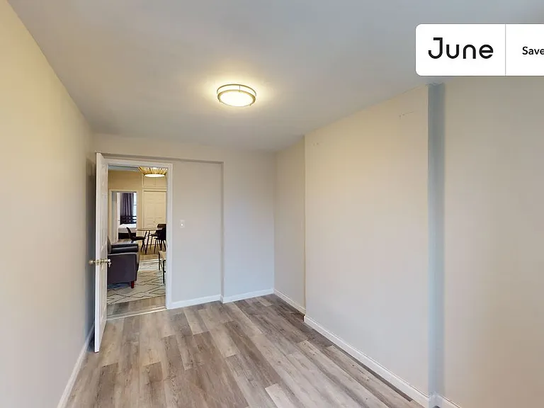 13 Charlotte St — Photo 11