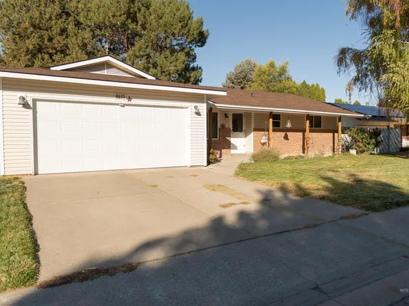 965 Holiday Dr, Mountain Home, ID 83647