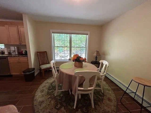 28 Lakewood Manor Rd — Photo 3
