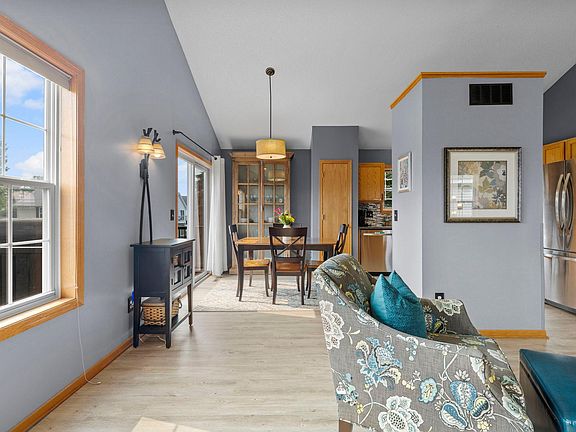 4th image of 7527 Hampton Ln
