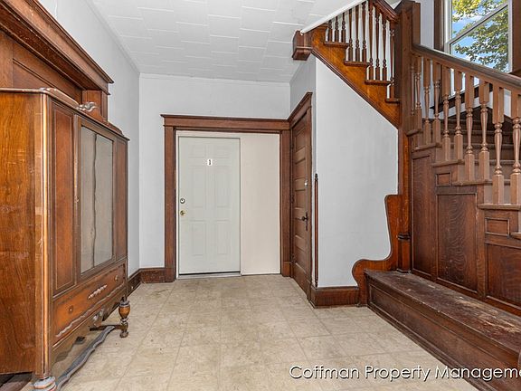 5th image of 303 Emmons St SE #1